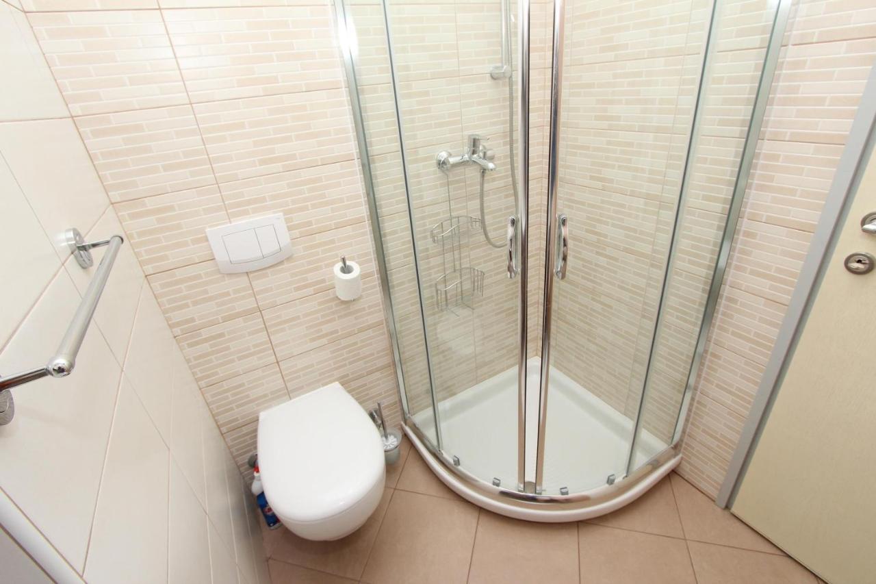 Room Violeta Ровинь Экстерьер фото